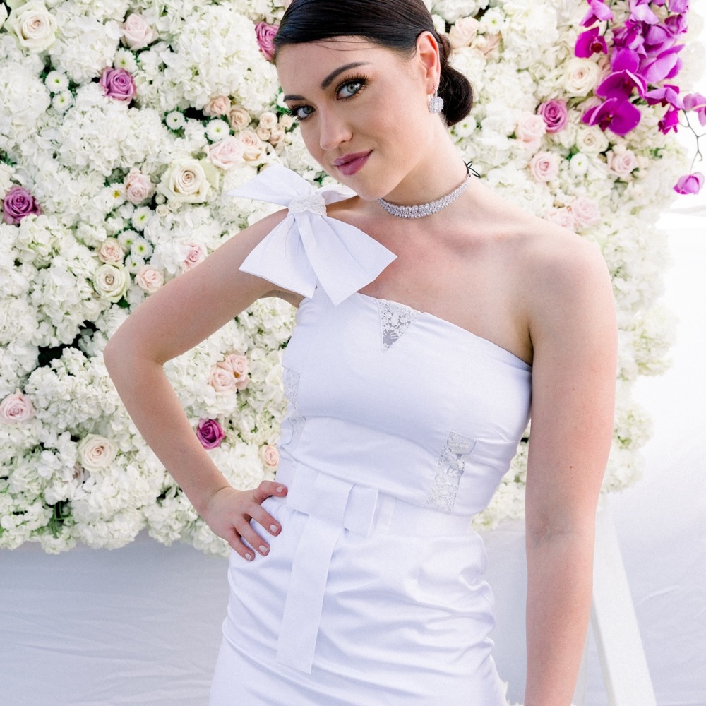 Charlotte
One Shoulder Bow Gown
